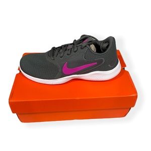 NWT Nike Women Flex Experience RN 9 Running Shoes